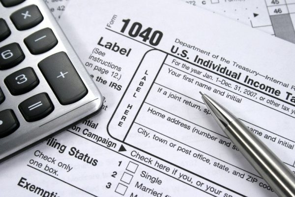tax-return-and-calculator